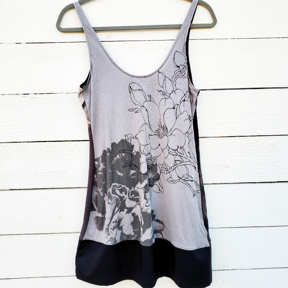 3/$22 Express Sleeveless Dressy Tank, Size Small - Picture 6 of 7